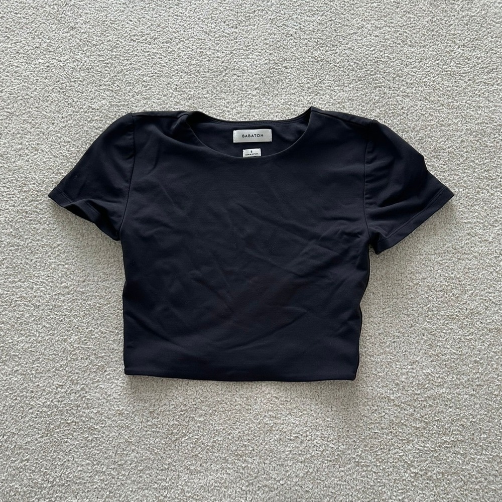 Aritzia Babaton Contour Crew Cropped T-shirt size small in Black
